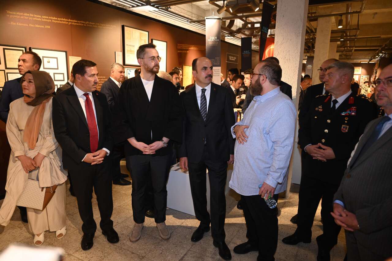 Konya’da Cumhuriyet Dönemi Hac Yolculukları ve Hatıraları Sergisi açıldı 3